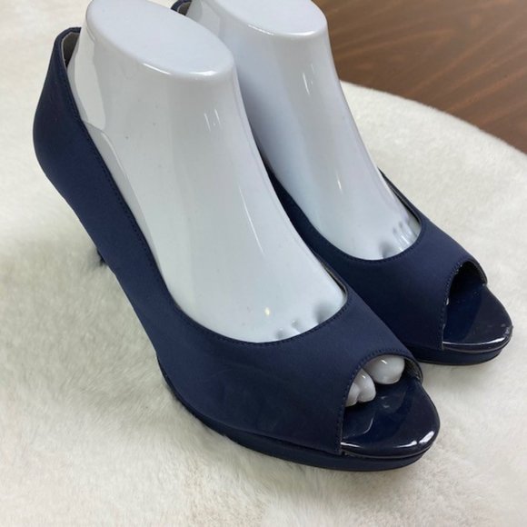 Bandolino Navy‎ Mylah Peep Toe Satin Feel Heels, size 8.5 M - Picture 1 of 12
